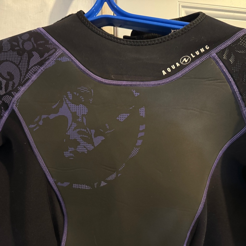 Aqualung full 3 mm wetsuit sz 10